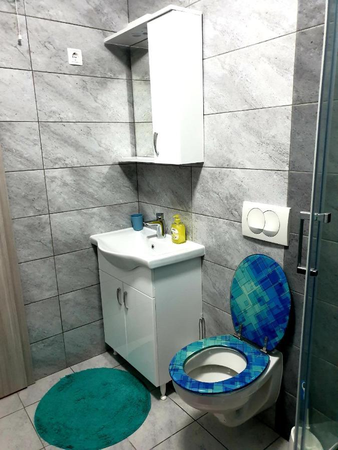 Apartment Mon Cheri-Located In A Quiet Neighbourhood Near Beaches Free Parking بولا المظهر الخارجي الصورة