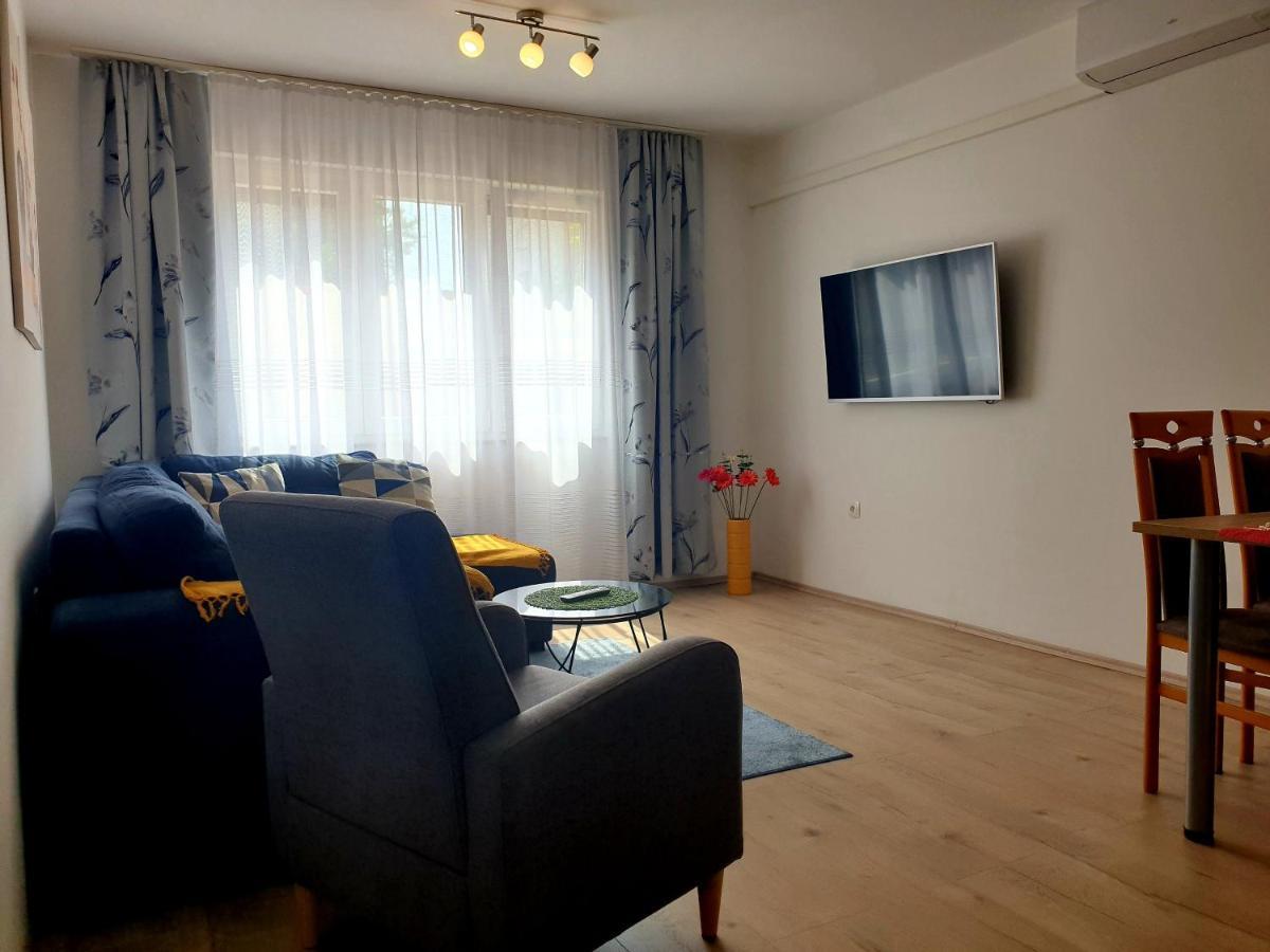 Apartment Mon Cheri-Located In A Quiet Neighbourhood Near Beaches Free Parking بولا المظهر الخارجي الصورة