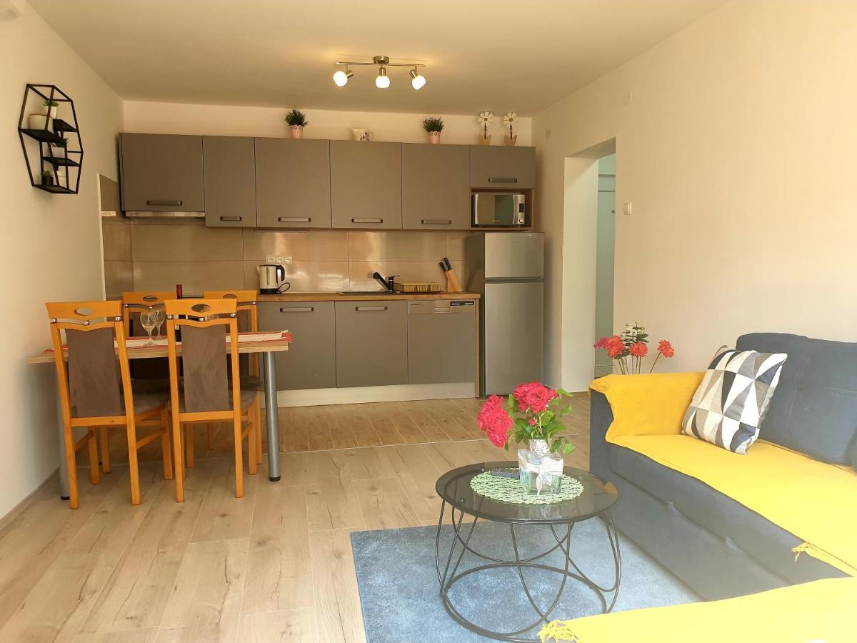 Apartment Mon Cheri-Located In A Quiet Neighbourhood Near Beaches Free Parking بولا المظهر الخارجي الصورة
