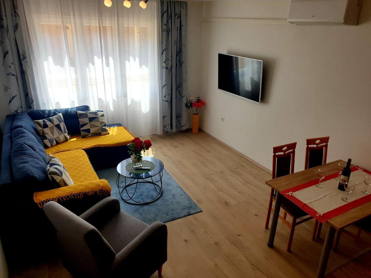 Apartment Mon Cheri-Located In A Quiet Neighbourhood Near Beaches Free Parking بولا المظهر الخارجي الصورة