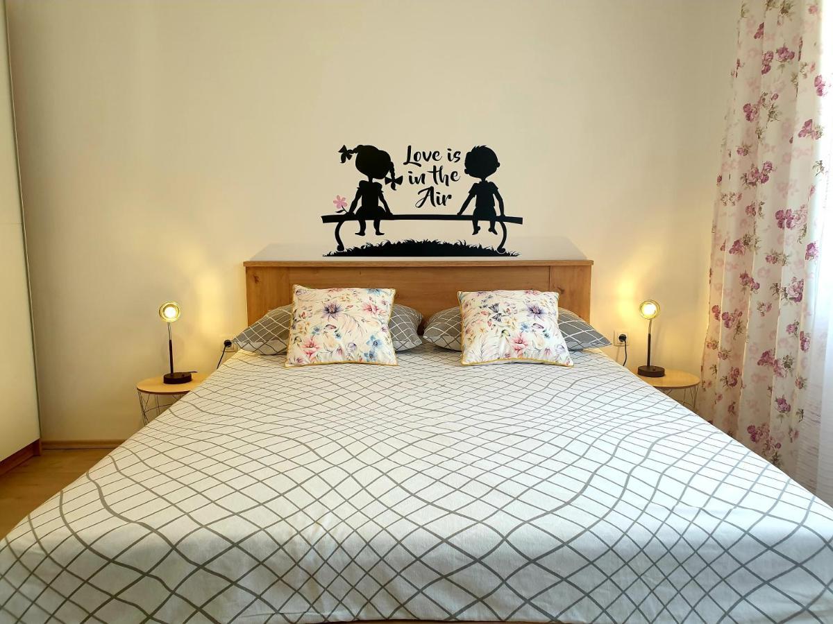 Apartment Mon Cheri-Located In A Quiet Neighbourhood Near Beaches Free Parking بولا المظهر الخارجي الصورة